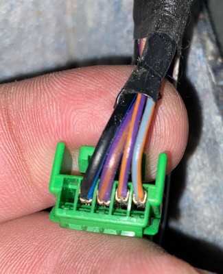 Zelený konektor, detail