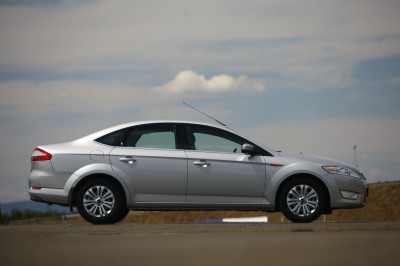 ford_mondeo_32.jpg