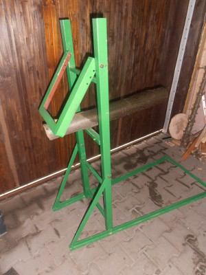 CCCCC 002.JPG (50.78 KiB) Zobrazeno 4269 x Stojan na řezání dřeva motorovou pilou by miki21