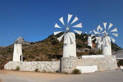 Větrné mlýny na náhorní plošině Lasithi - postaveny speciálně pro turisty :-)