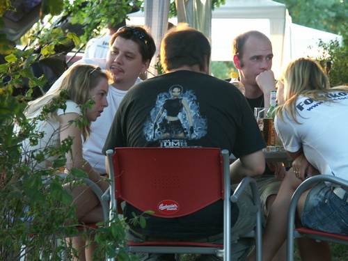 Daryl - vlevo nahore.