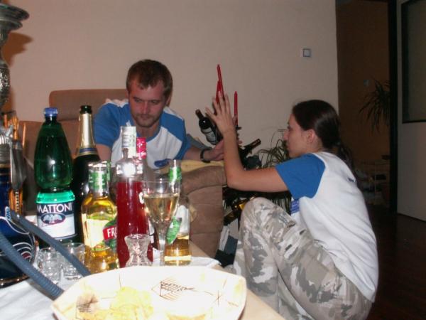 taspy neco vysvetluje Aberovi s velkym F