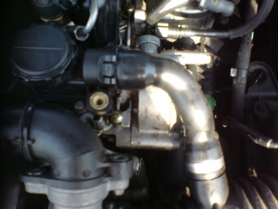 takze oprava svepomoci za 564 kc za 10 minut hotova snad to nekomu pomuze ,u kulateho filtru samozrejme vymente celou odbocku povolenim pasky , myslim ze kulate filtry se davalu od 07/2007 ale nevim to jiste