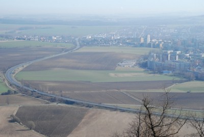 Na teto ceste byva dost karambolu.